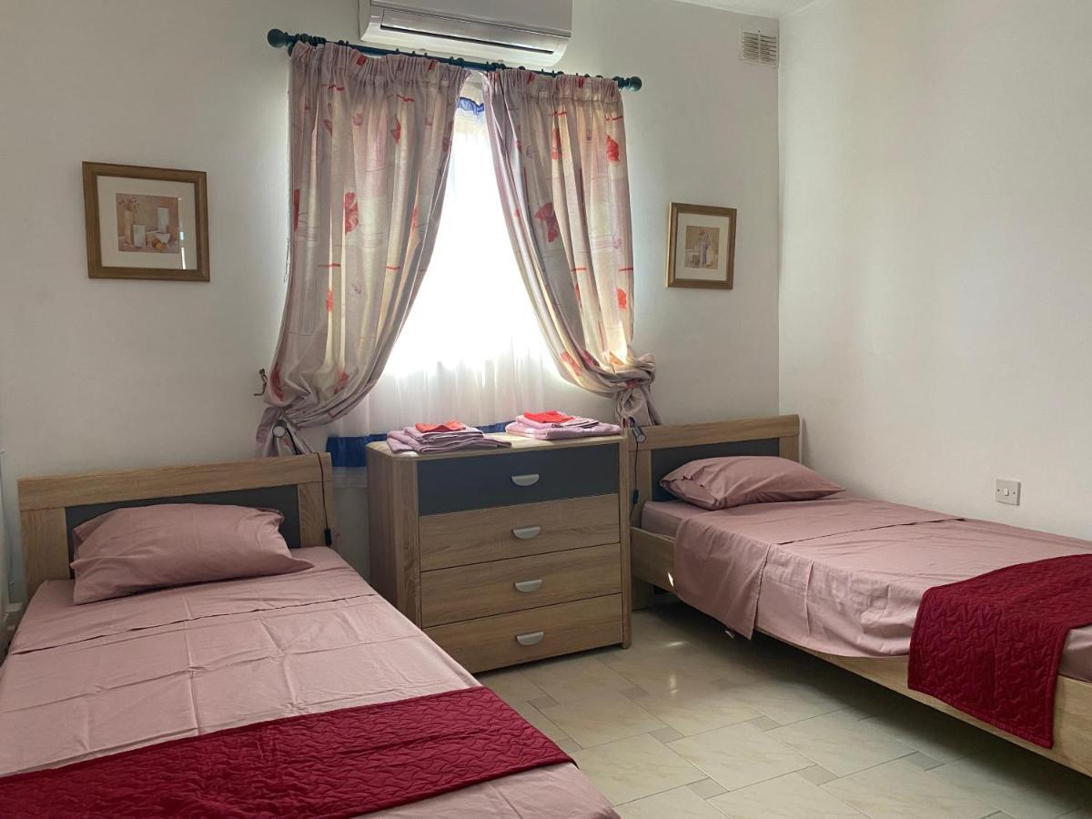 Sea Front Apartment At Mellieha Bay, Malta! Экстерьер фото