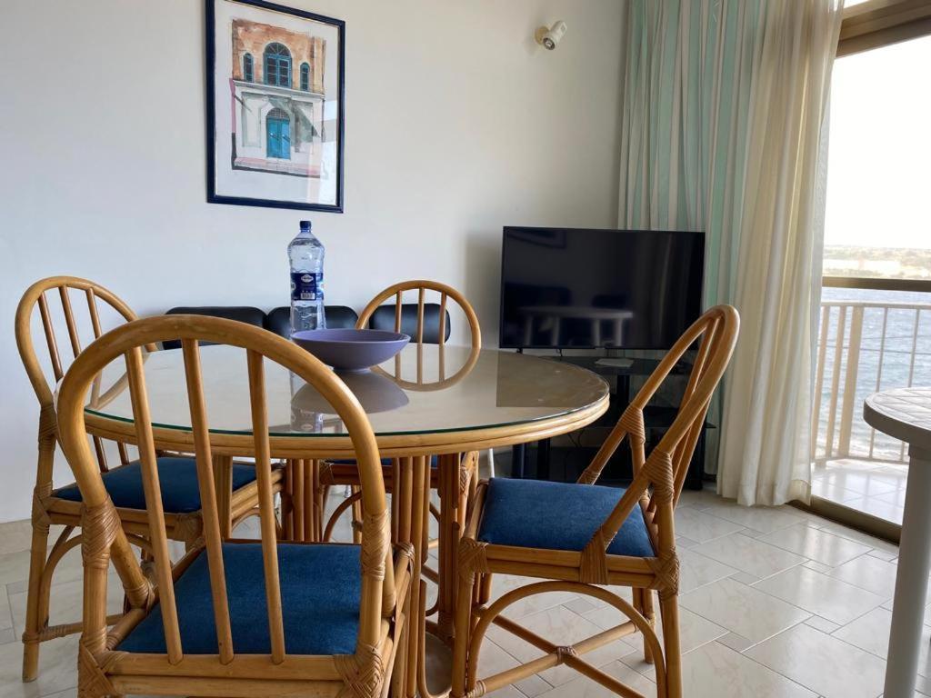 Sea Front Apartment At Mellieha Bay, Malta! Экстерьер фото